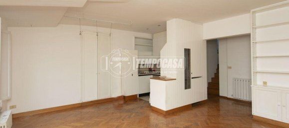 3 rooms Apartment in Perugia, Italy No. 5969 9