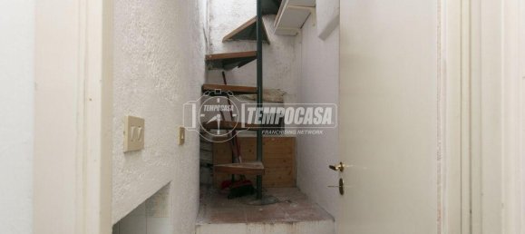 3 rooms Apartment in Perugia, Italy No. 5969 18