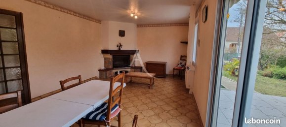 3 bedrooms House in Vineuil, France No. 47705 5