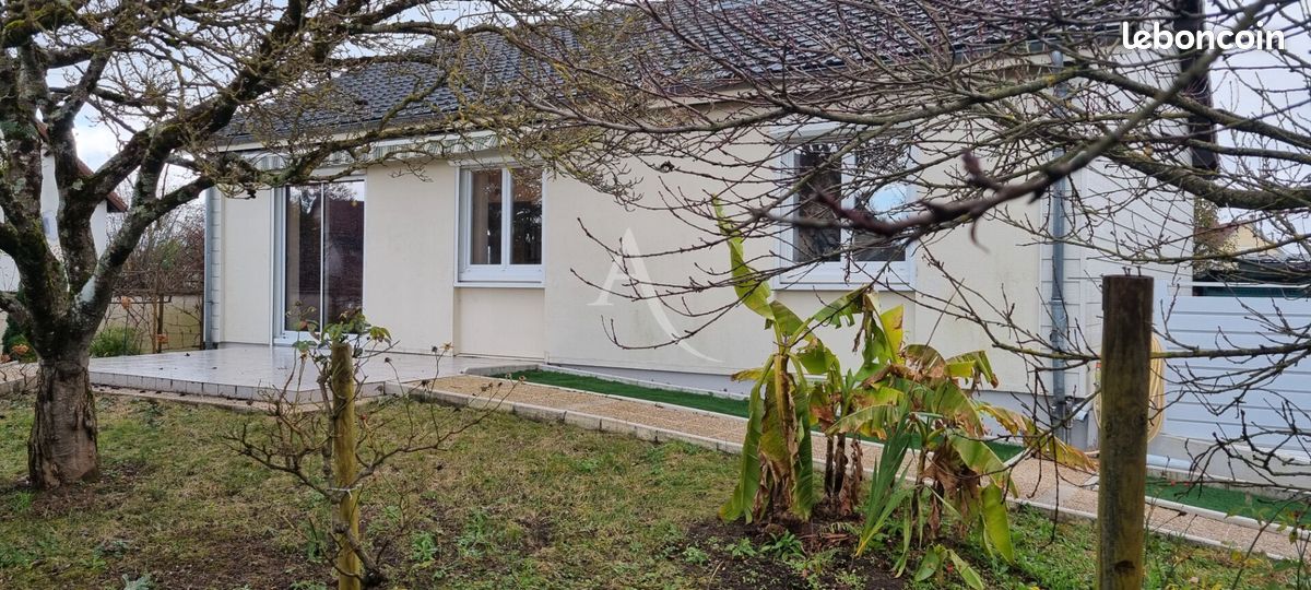3 bedrooms House in Vineuil, France No. 47705