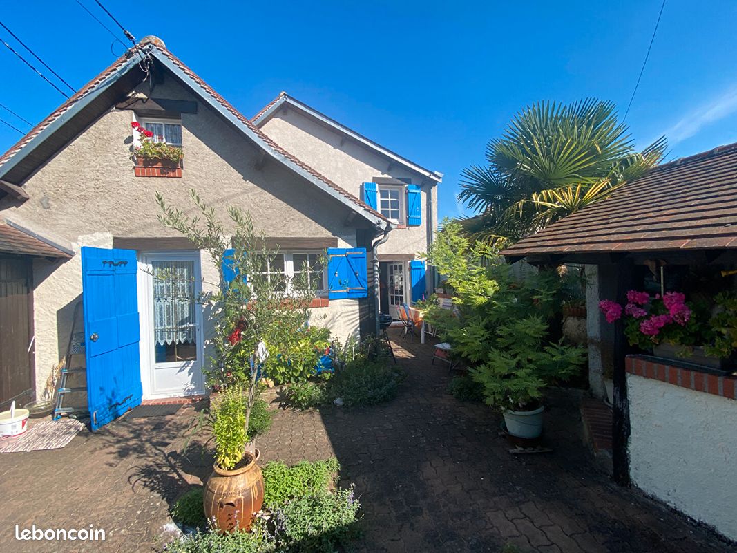 2 bedrooms House in Clery-Saint-Andre, France No. 248895