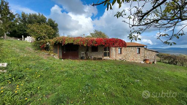 Armazém de 3 divisões em Roccastrada, Italy N.º 251423