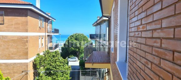 Квартира с 3 спальнями в Анкона, Италия № 175771 2