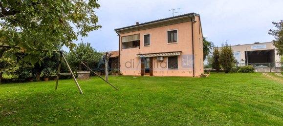 2 bedrooms Villa in Verona, Italy No. 321703 2