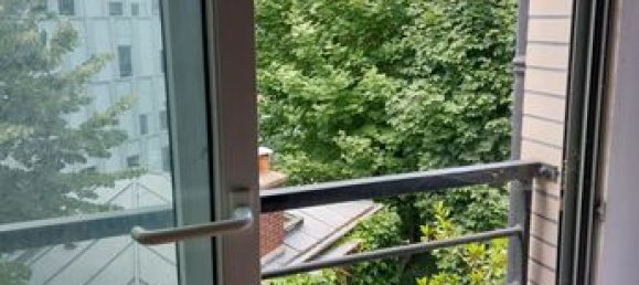 Studio in Paris, France No. 312606 5