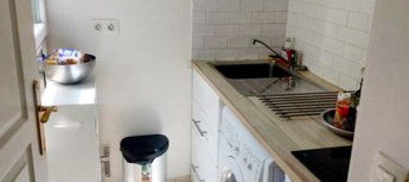 Studio in Paris, France No. 312606 6