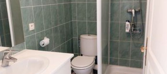 Studio in Paris, France No. 312606 7