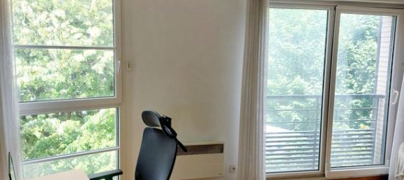 Studio in Paris, France No. 312606 11