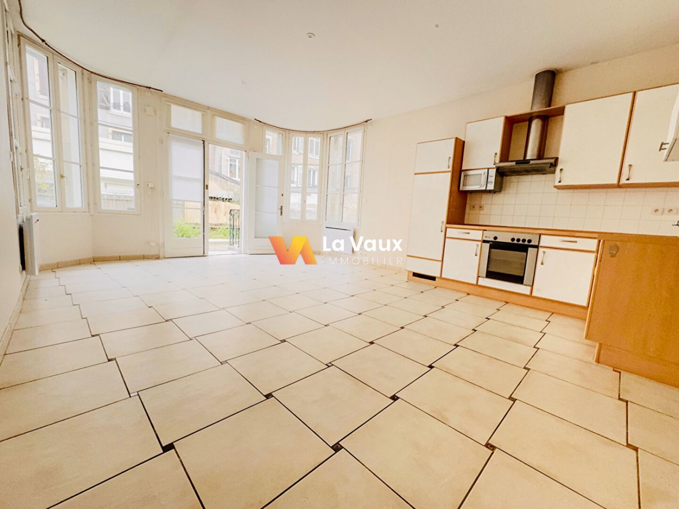 2 bedrooms Apartment in Nancy, France No. 262344