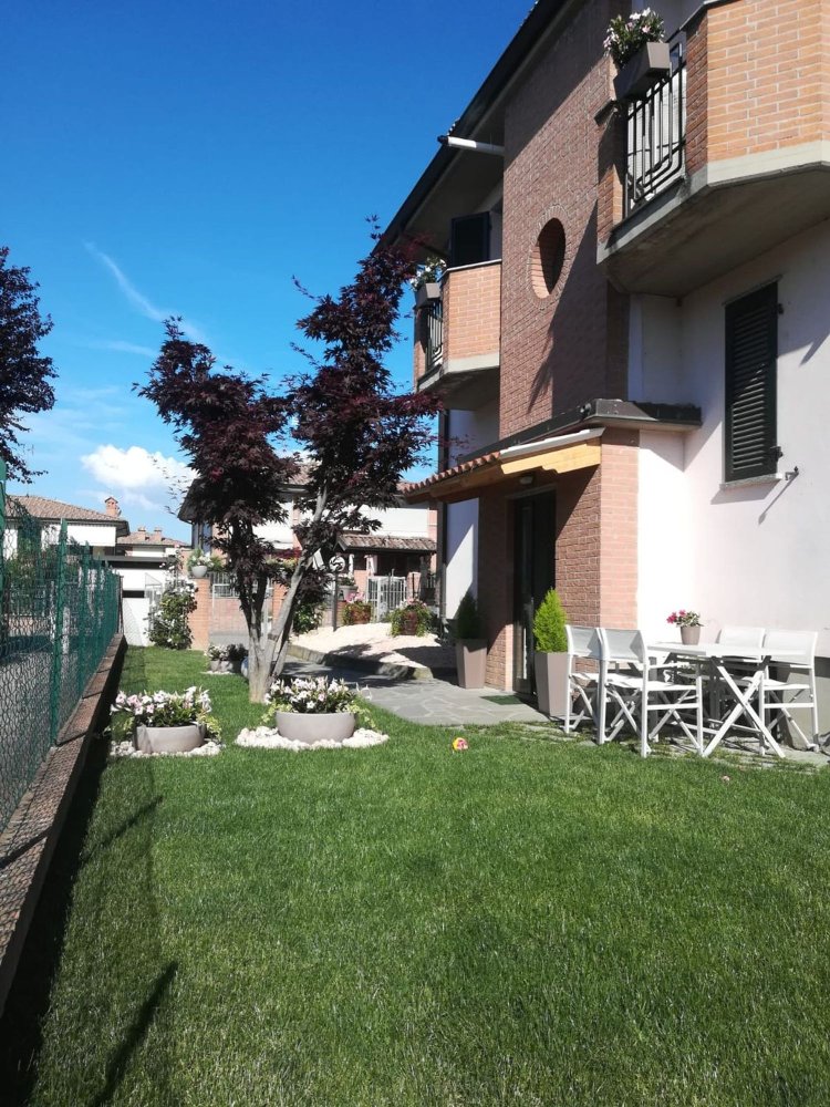 3 rooms Apartment in Gragnano Trebbiense, Italy No. 284035