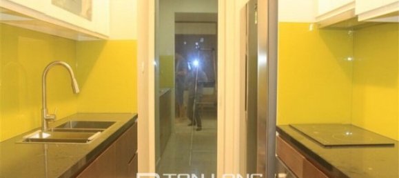 Apartamento de 3 dormitorios en Tay Ho, Vietnam No. 1323 2