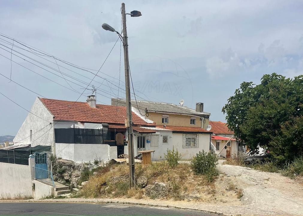  Land in Lisbon, Portugal No. 66677