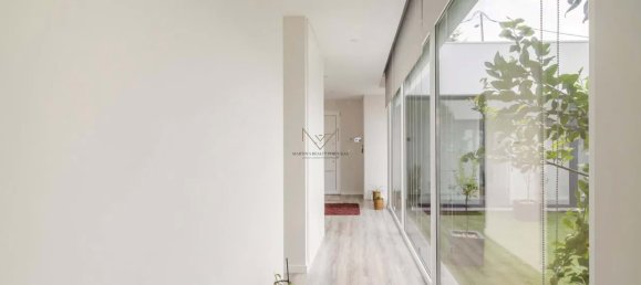 5 bedrooms Villa in Seixal, Portugal No. 142970 17