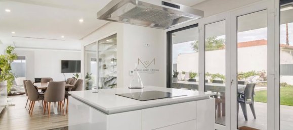 5 bedrooms Villa in Seixal, Portugal No. 142970 3