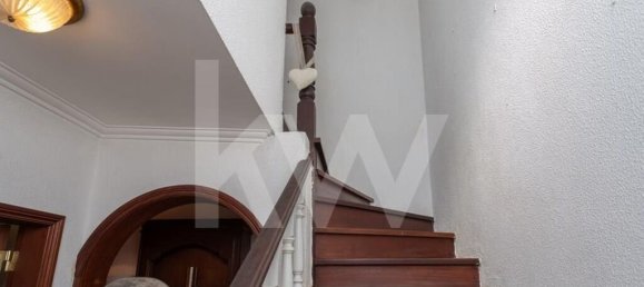 4 bedrooms Villa in Cascais, Portugal No. 79334 4