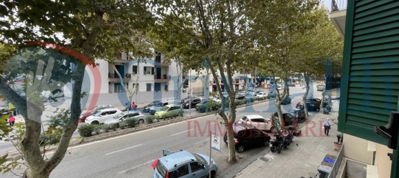 4-salle Appartement à Messina, Italy No. 53393 3