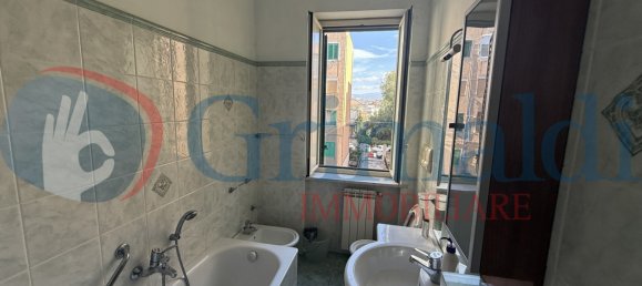 4-salle Appartement à Messina, Italy No. 53393 6