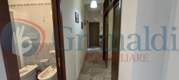 4-salle Appartement à Messina, Italy No. 53393 10