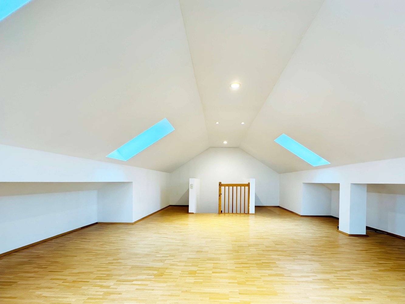 2 Schlafzimmer Doppelhaus in München, Germany, Nr. 260037