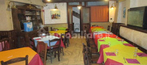 3 rooms Commercial property in Naples, Italy No. 15648 4