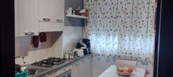 3 rooms Apartment in Palermo, Italy No. 136077 2