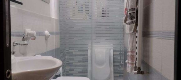 3 rooms Apartment in Palermo, Italy No. 136077 3