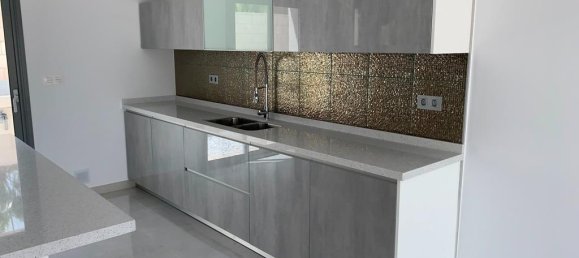 4 Schlafzimmer Villa in Pinoso, Spain, Nr. 11725 9