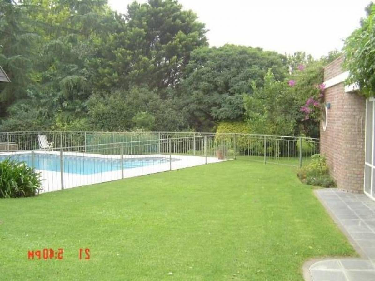 Дом с 3 спальнями в Пилар, Аргентина № 11900