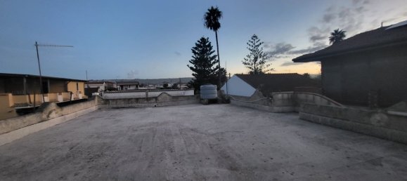 Casa de 3 divisões em Augusta, Italy N.º 252627 26