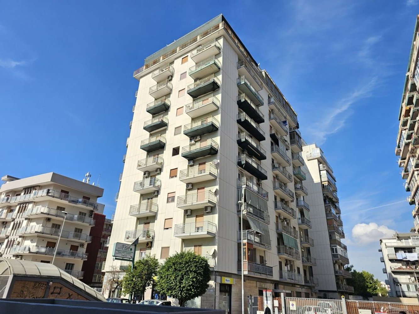 Apartamento de 4 habitaciónes en Taranto, Italy No. 276350