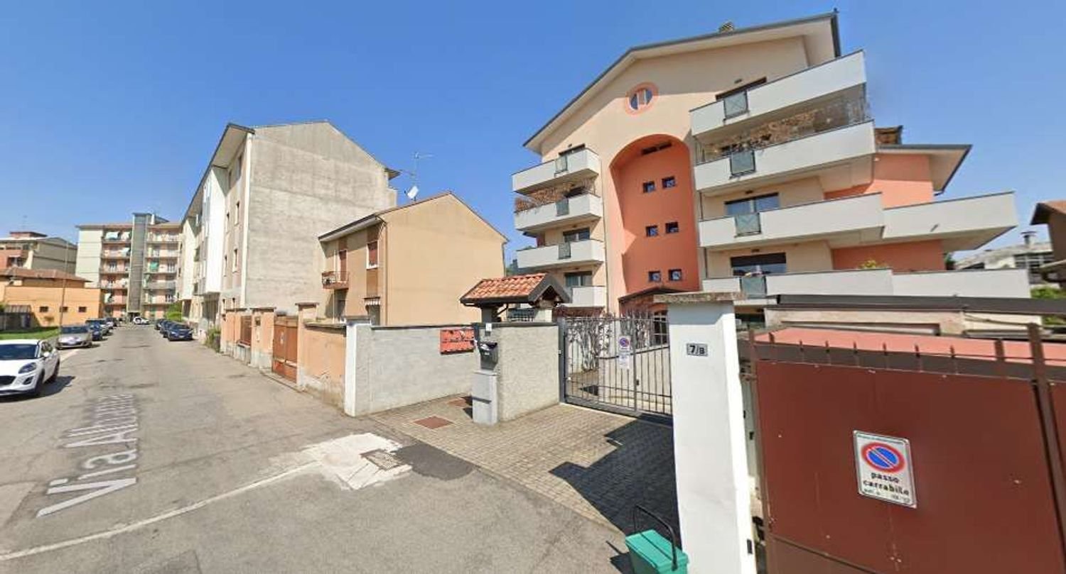 Apartamento de 5 divisões em Abbiategrasso, Italy N.º 97888