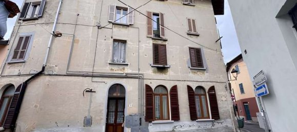 2 rooms Apartment in Brusimpiano, Italy No. 85515 2