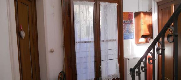 2 rooms Apartment in Brusimpiano, Italy No. 85515 3