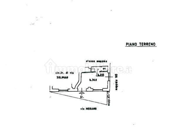 1 room Commercial property in Genoa, Italy No. 42412