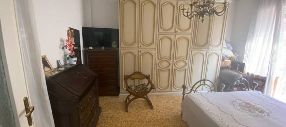 2-Zimmer Wohnung in Asti, Italy, Nr. 144721 2