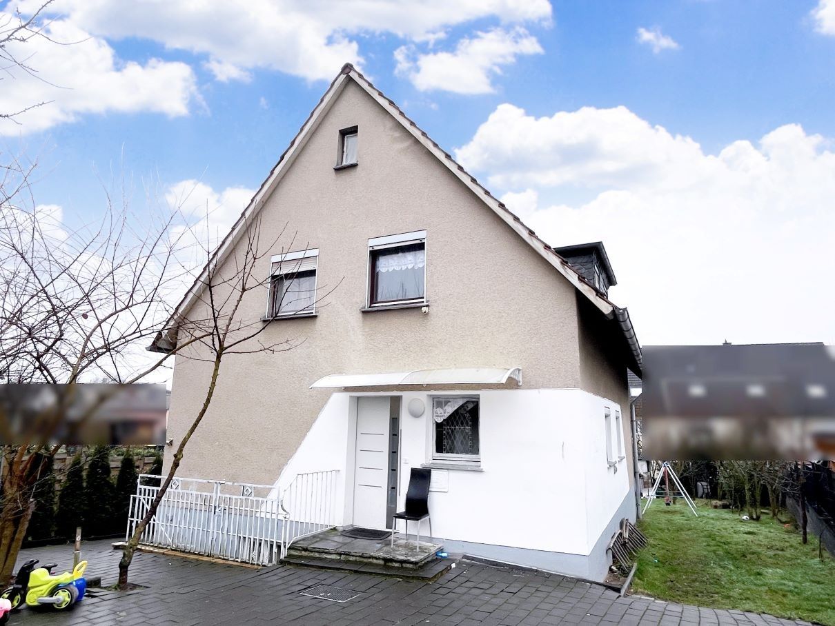 5 rooms House in Rhein-Sieg, Germany No. 120253