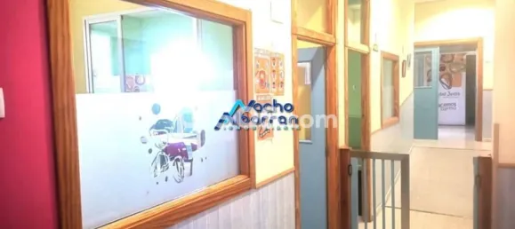 Коммерческая недвижимость 215м² в Бадахос, Испания № 153906 23