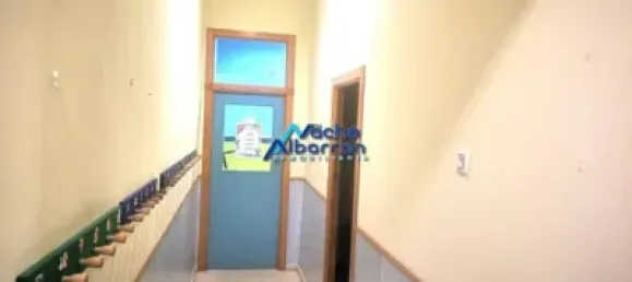 Коммерческая недвижимость 215м² в Бадахос, Испания № 153906 2