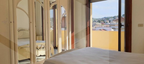 4 rooms Apartment in Montesilvano, Italy No. 20017 11