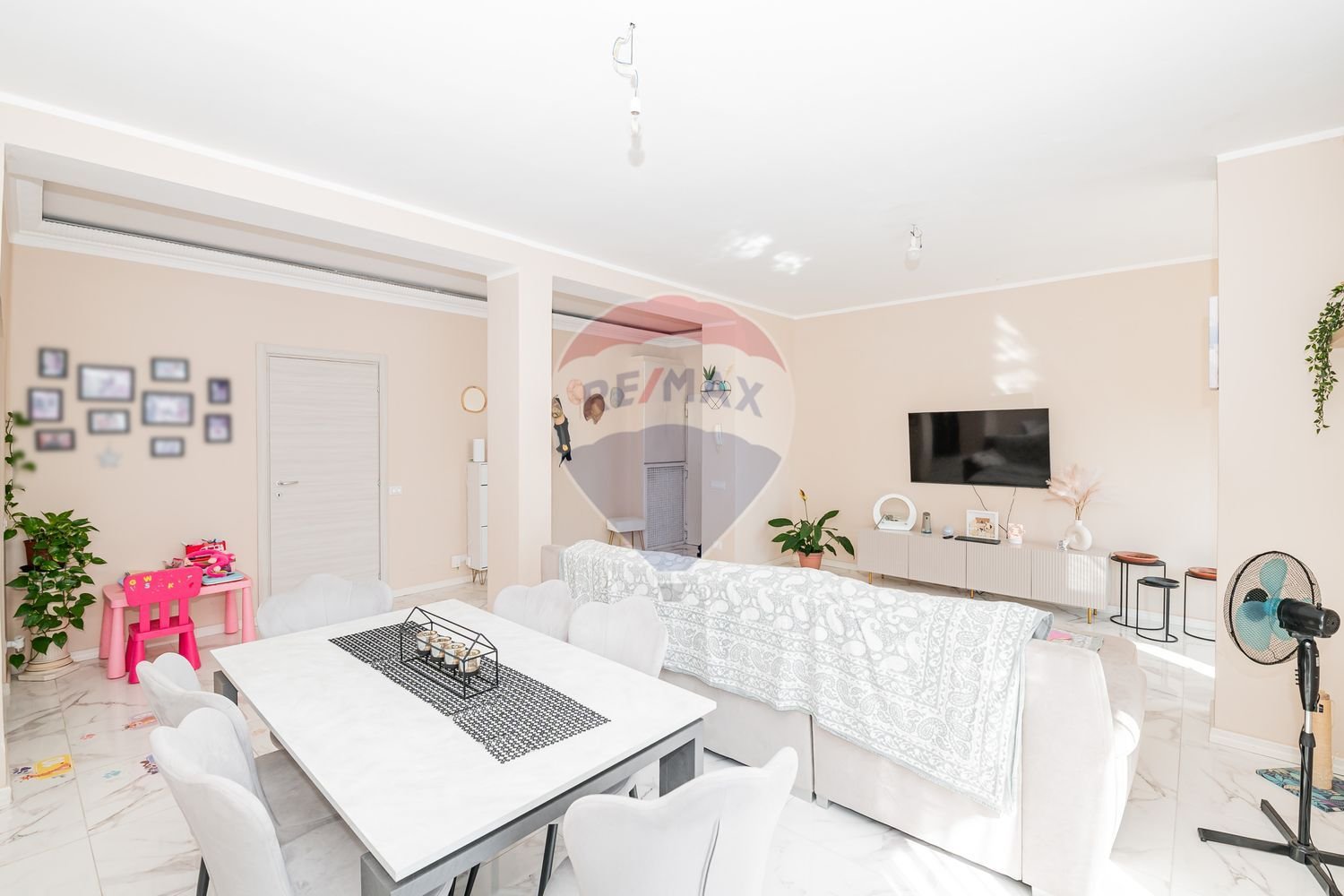 4 rooms Apartment in San Giuliano Milanese, Italy No. 257719