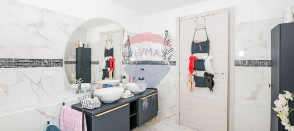 4 rooms Apartment in San Giuliano Milanese, Italy No. 257719 16