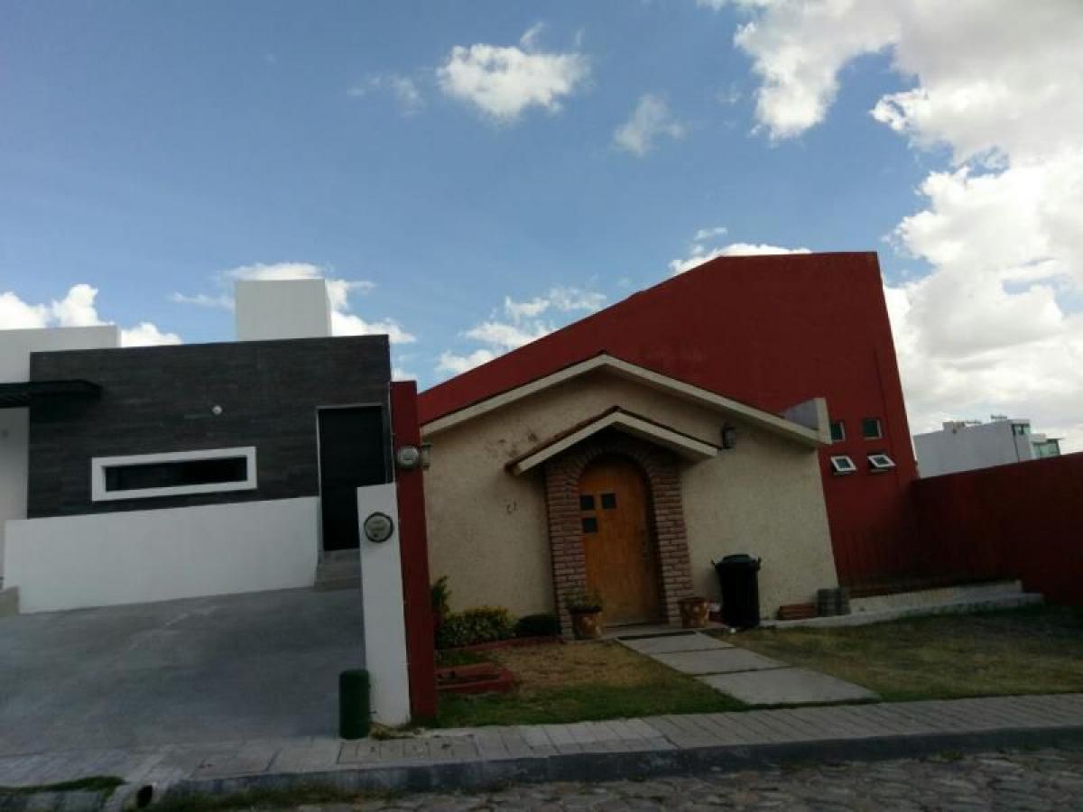 3 bedrooms House in Queretaro, Mexico No. 152280