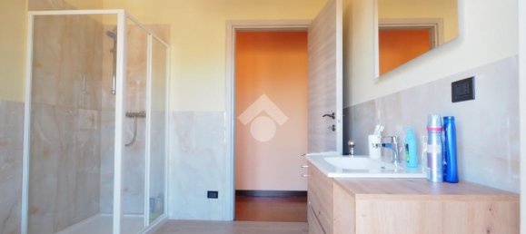 Apartamento de 2 dormitorios en Gattinara, Italy No. 120002 21