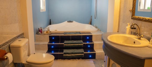 5 Schlafzimmer Villa in Busot, Spain, Nr. 10848 13