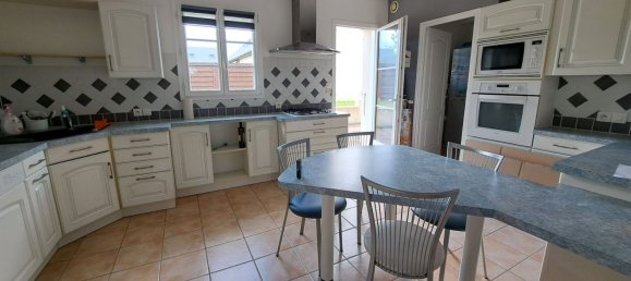 6 bedrooms House in Tours, France No. 267794 2