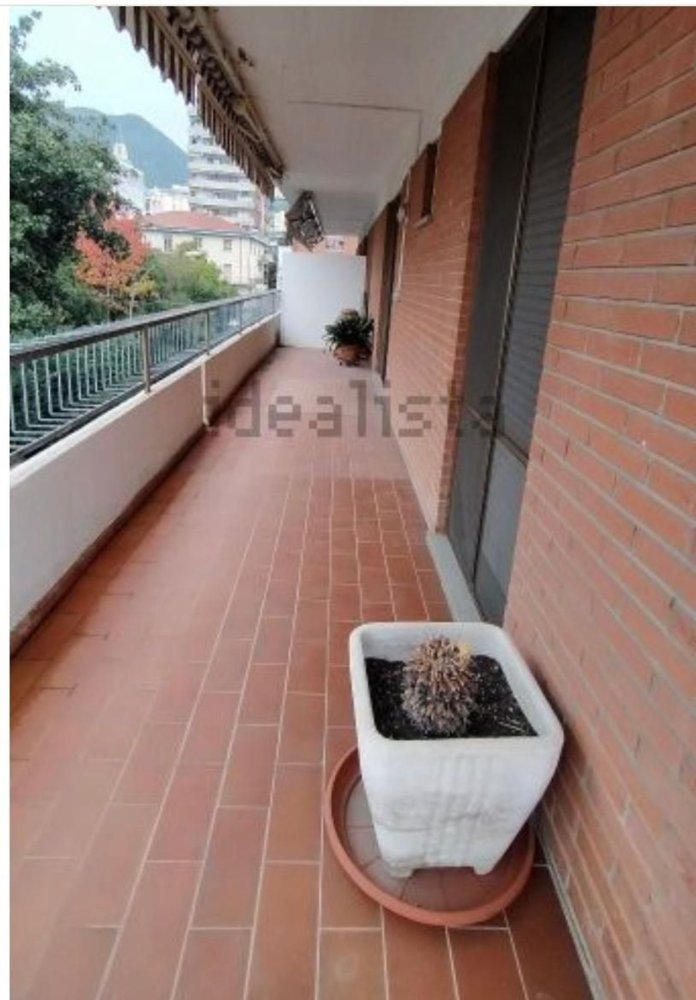 5 rooms Apartment in Massa, Italy No. 192987