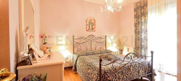 5 rooms Apartment in Lucca, Italy No. 48854 13