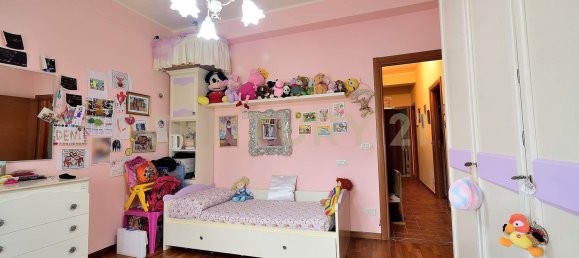 5 rooms Apartment in Lucca, Italy No. 48854 9