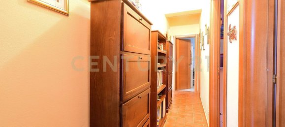 5 rooms Apartment in Lucca, Italy No. 48854 11