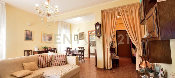 5 rooms Apartment in Lucca, Italy No. 48854 3